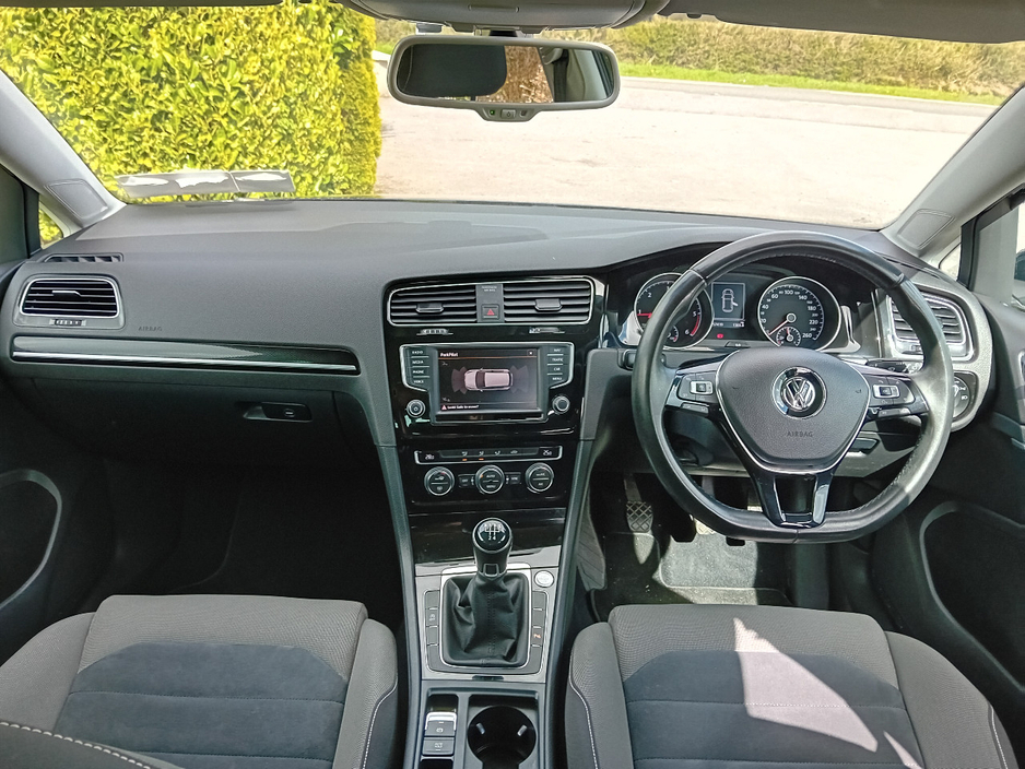 2016 Volkswagen Golf - image 8