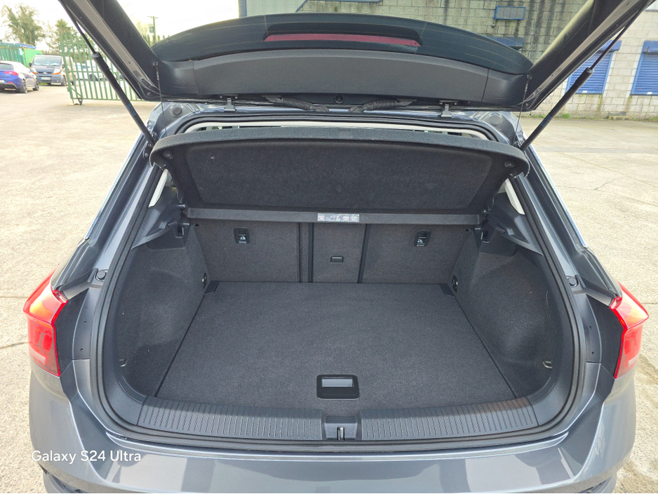 2020 Volkswagen T-Roc - image 11