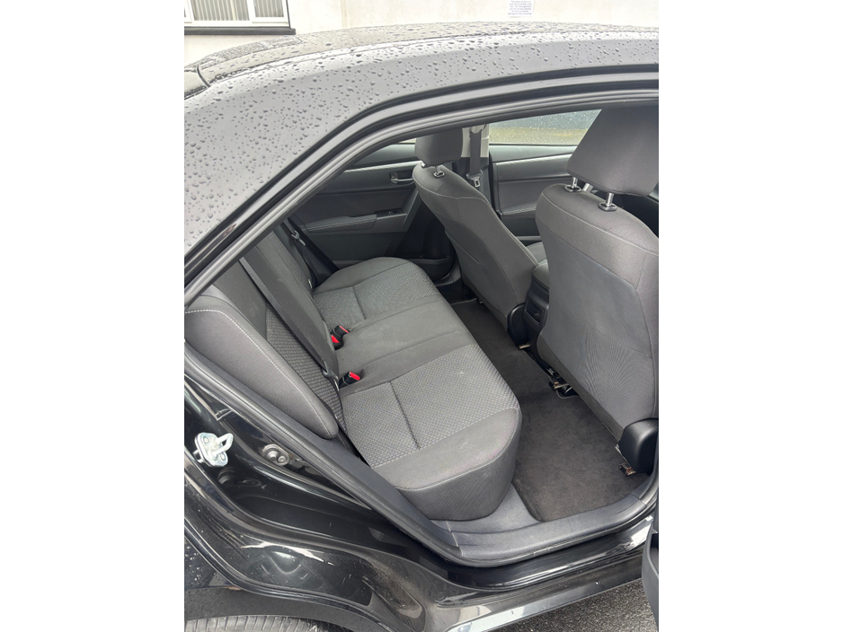 2016 Toyota Corolla - image 6