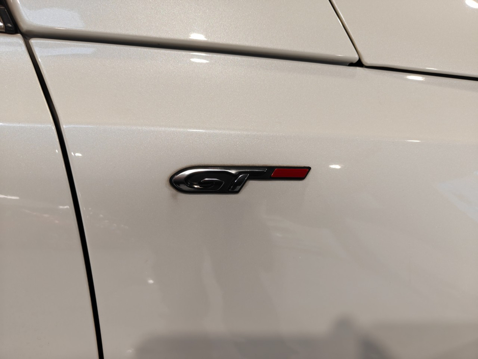 2019 Peugeot 308 - image 9