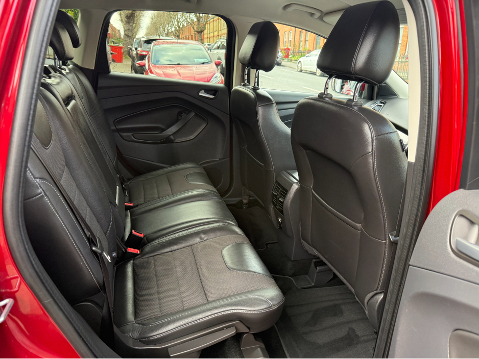 2016 Ford Kuga - image 12