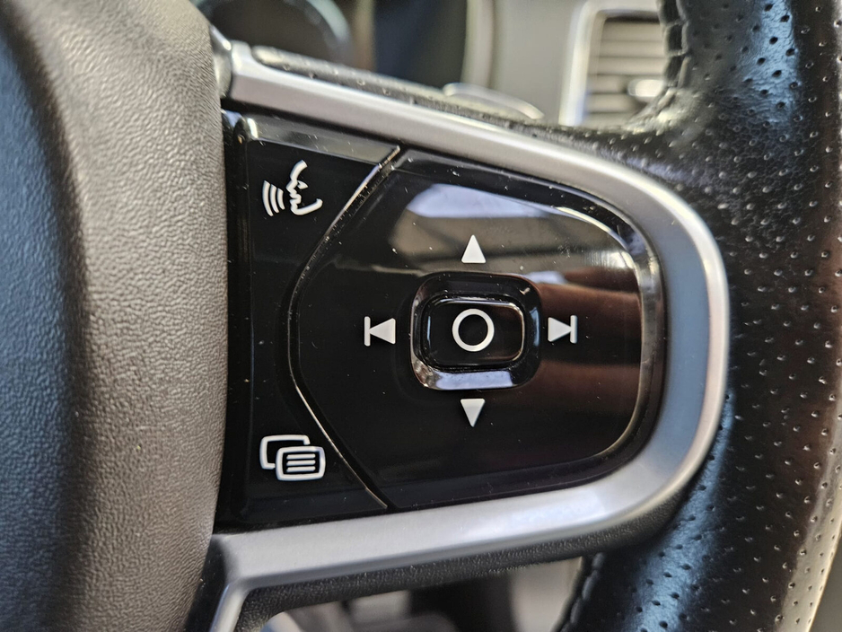 2018 Volvo XC90 - image 13