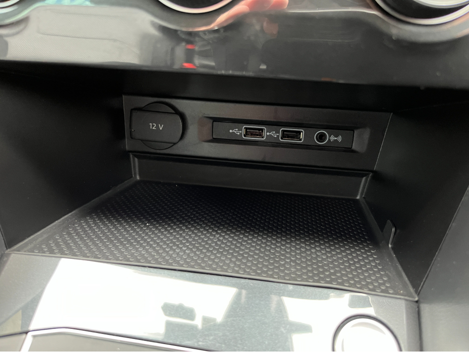 2020 Volkswagen Tiguan - image 19