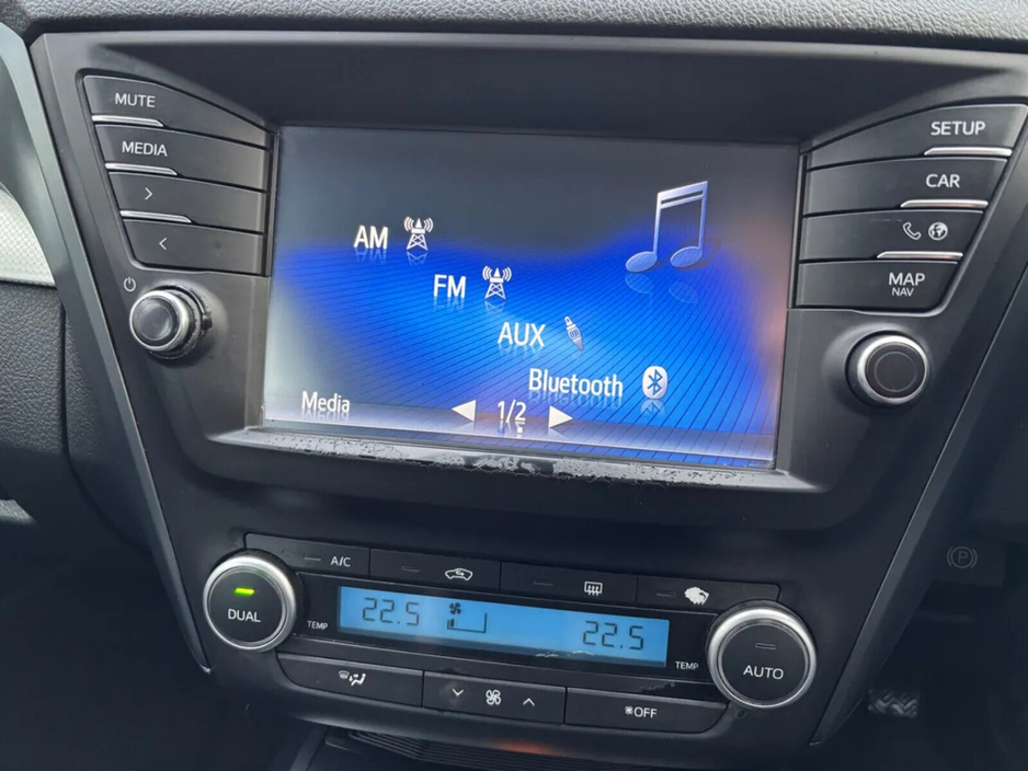 2017 Toyota Avensis 1.6 D-4D Luna Navi Saloon €10,500