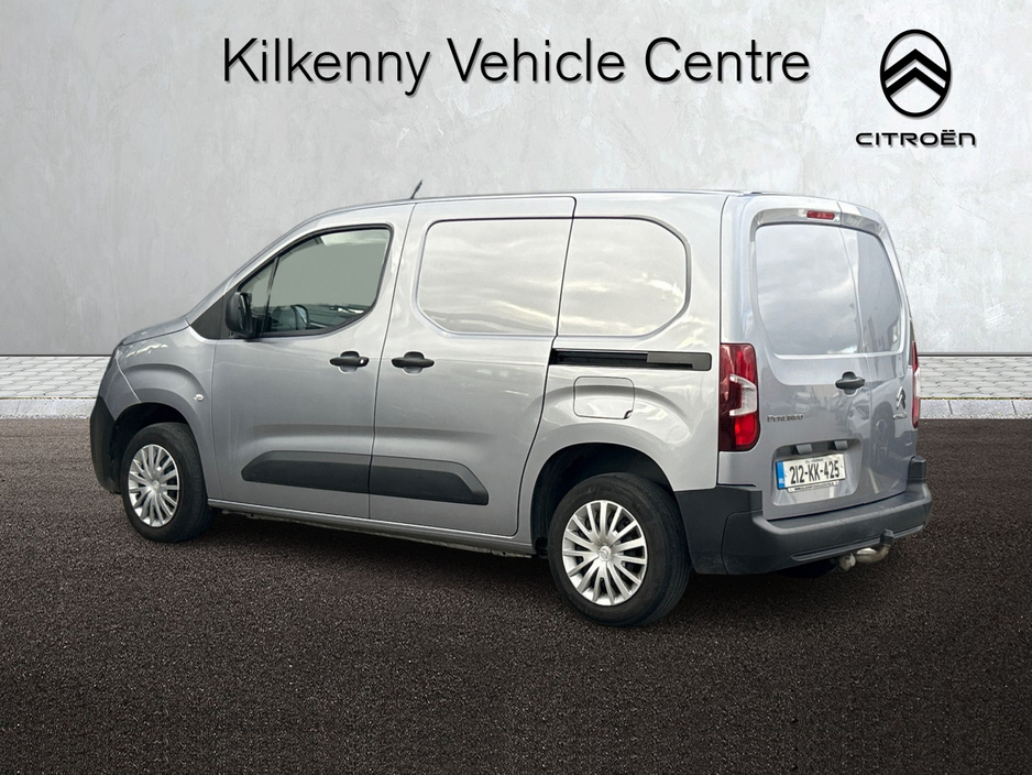 2021 Citroen Berlingo - image 2