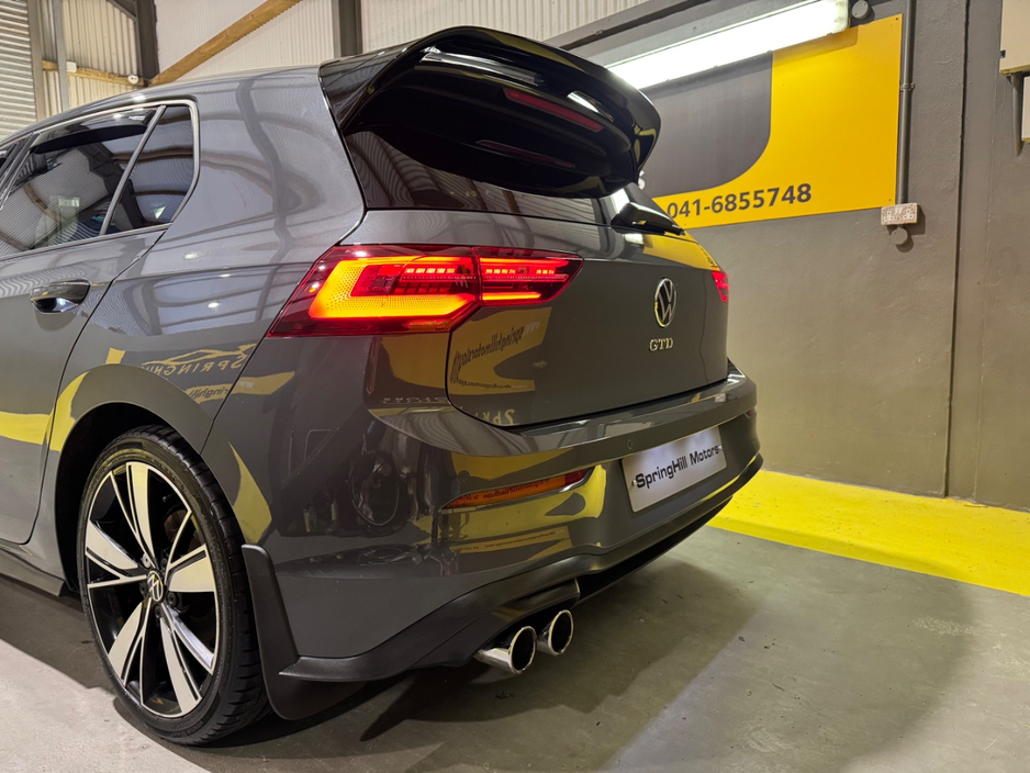 2022 Volkswagen Golf - image 9