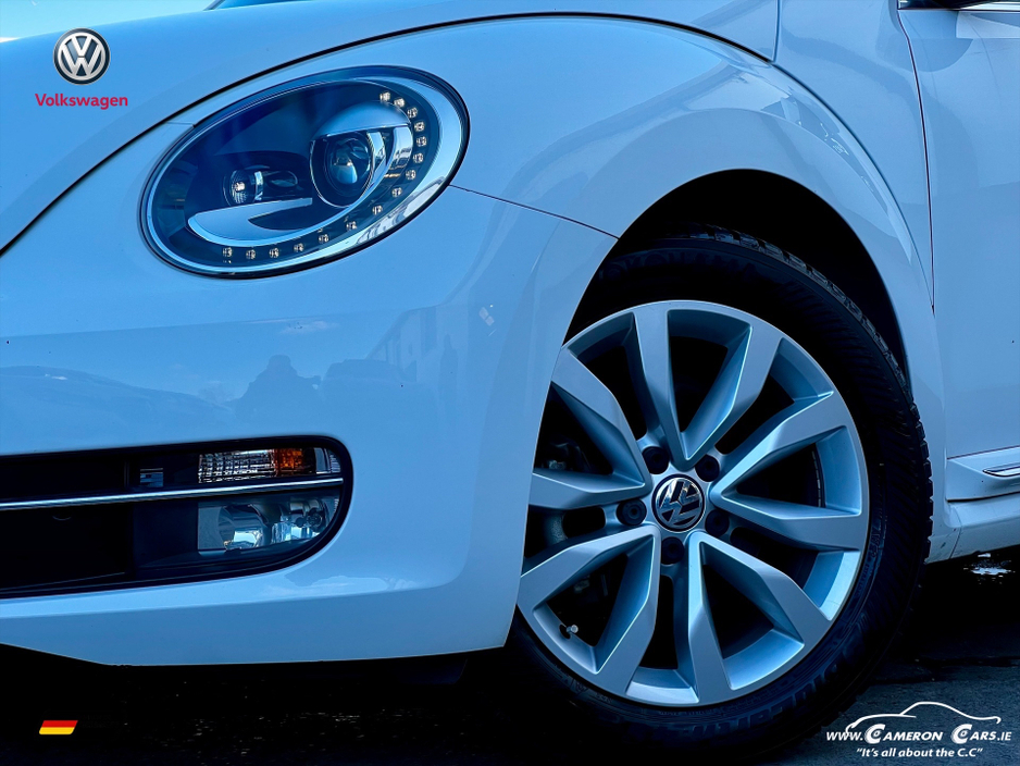 2013 Volkswagen Beetle - image 6