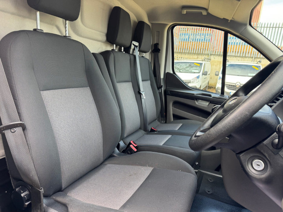 2022 Ford Transit Custom - image 16