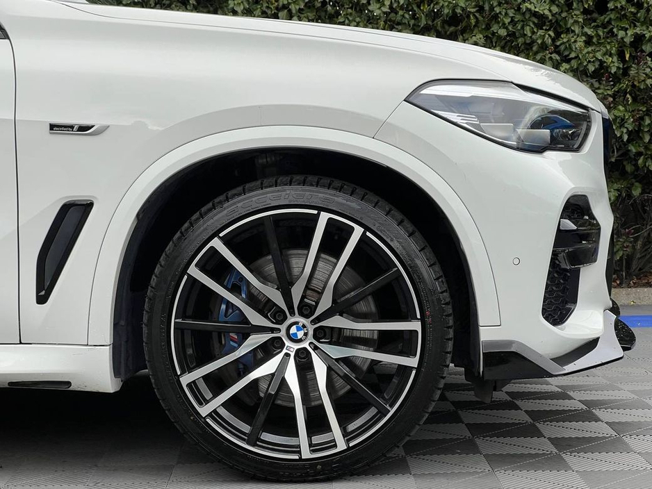 2022 BMW X5 - image 11