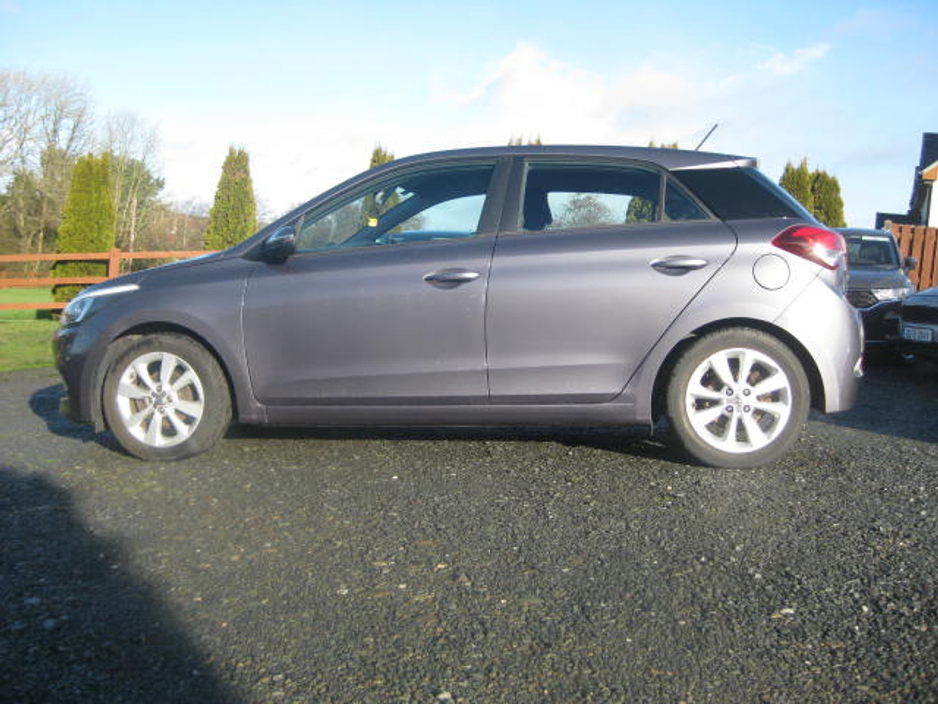 2018 Hyundai i20 - image 3