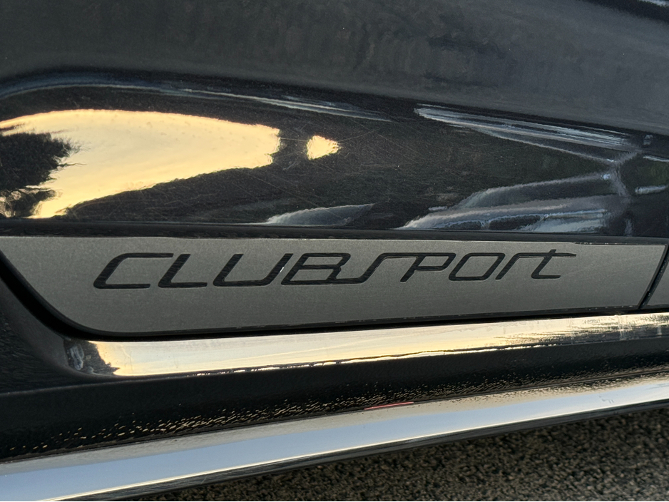 2016 Volkswagen Golf - image 4