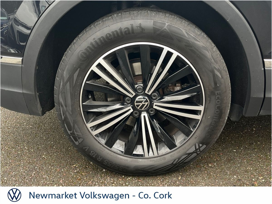 2023 Volkswagen Tiguan - image 8