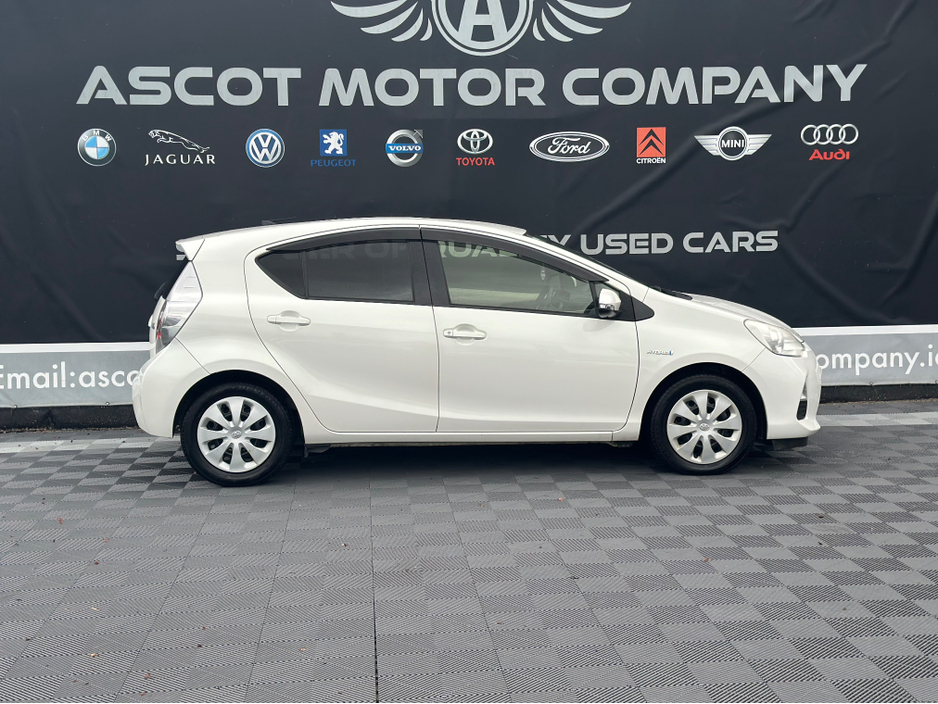 2013 Toyota Aqua Hybrid €8,950