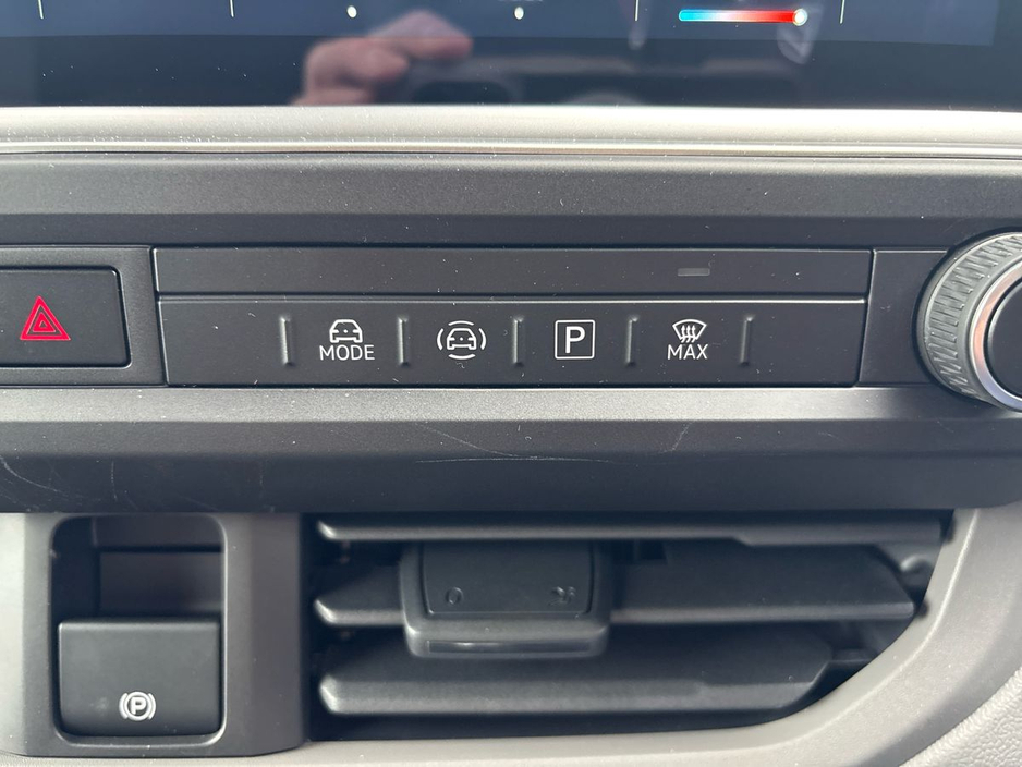 2026 Volkswagen Transporter Trendline LWB 150HP (Price ex VAT) €37,975