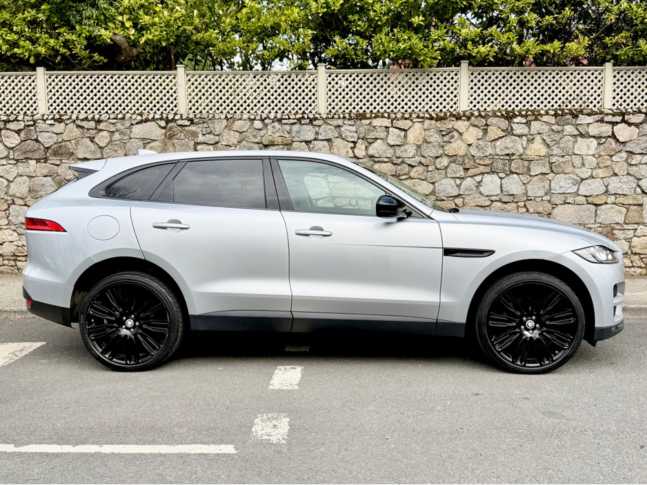 2018 Jaguar F-Pace - image 6