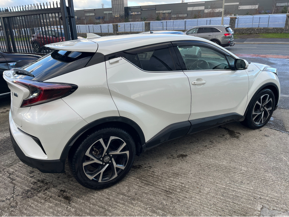 2017 Toyota C-HR 1.8 HYBRID AUTO LOW KM HIGH SPEC €16,950