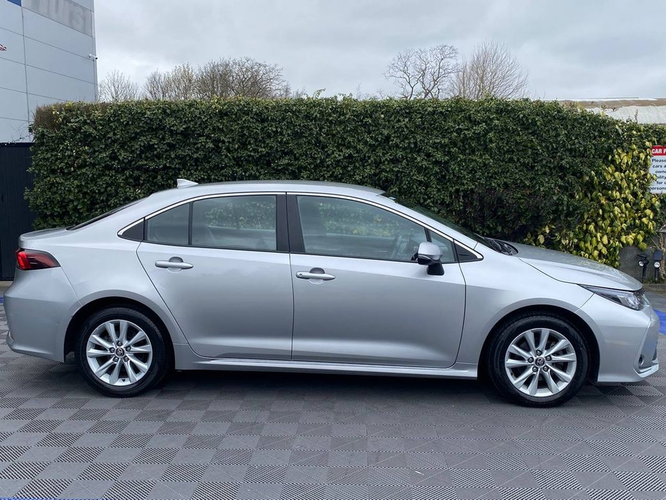 2023 Toyota Corolla - image 2