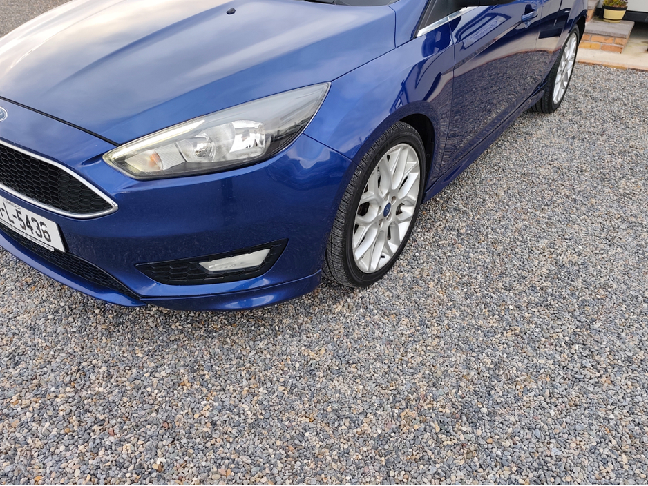 2016 Ford Focus - image 7