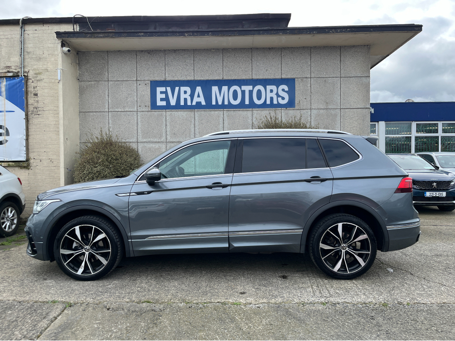 2023 Volkswagen Tiguan - image 6