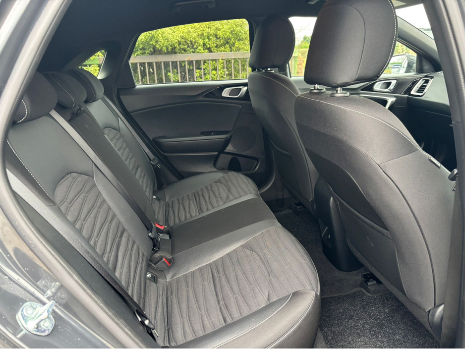 2025 Kia Ceed - image 12