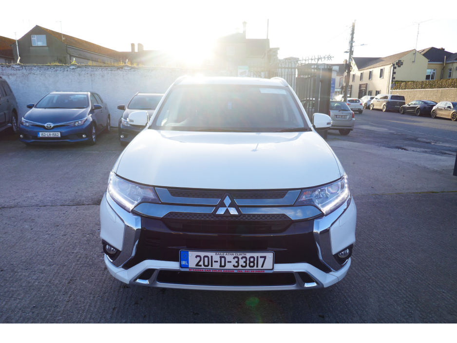 2020 Mitsubishi Outlander - image 6