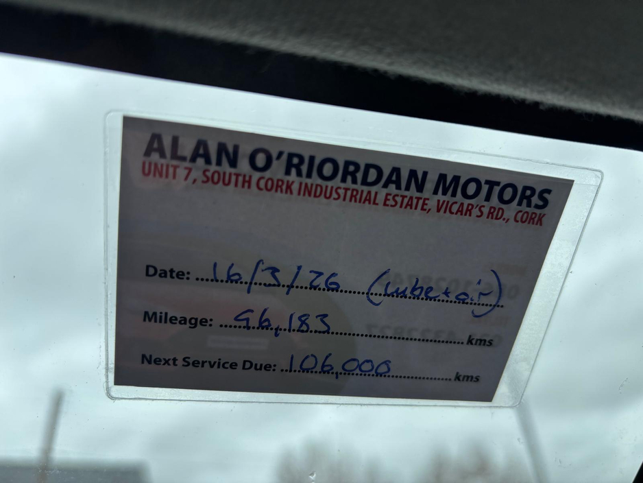 2019 Suzuki Vitara - image 3