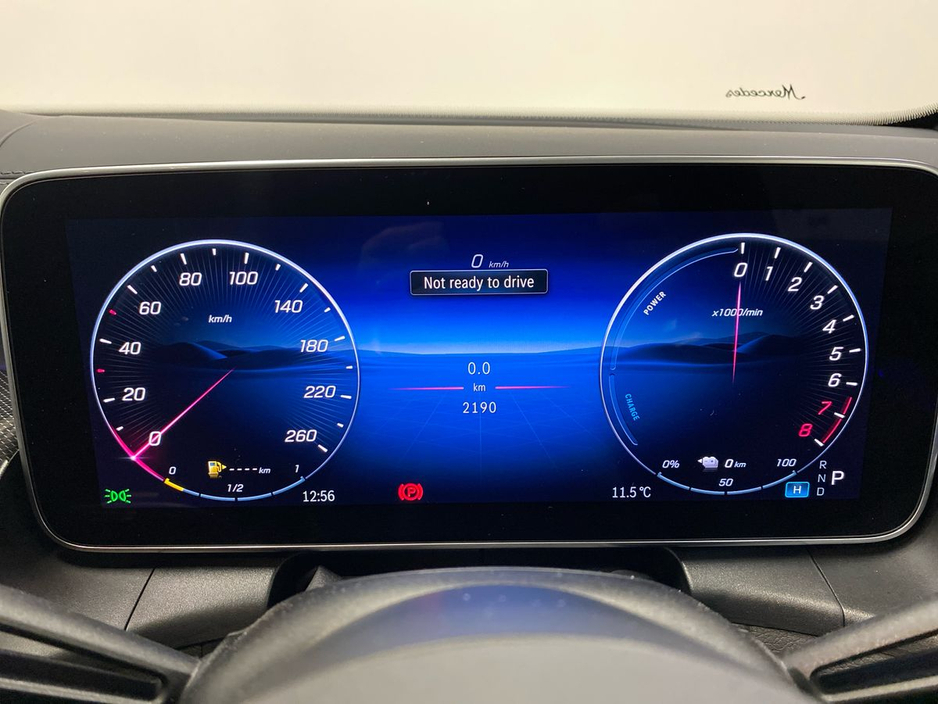 2025 Mercedes-Benz GLC Class - image 8