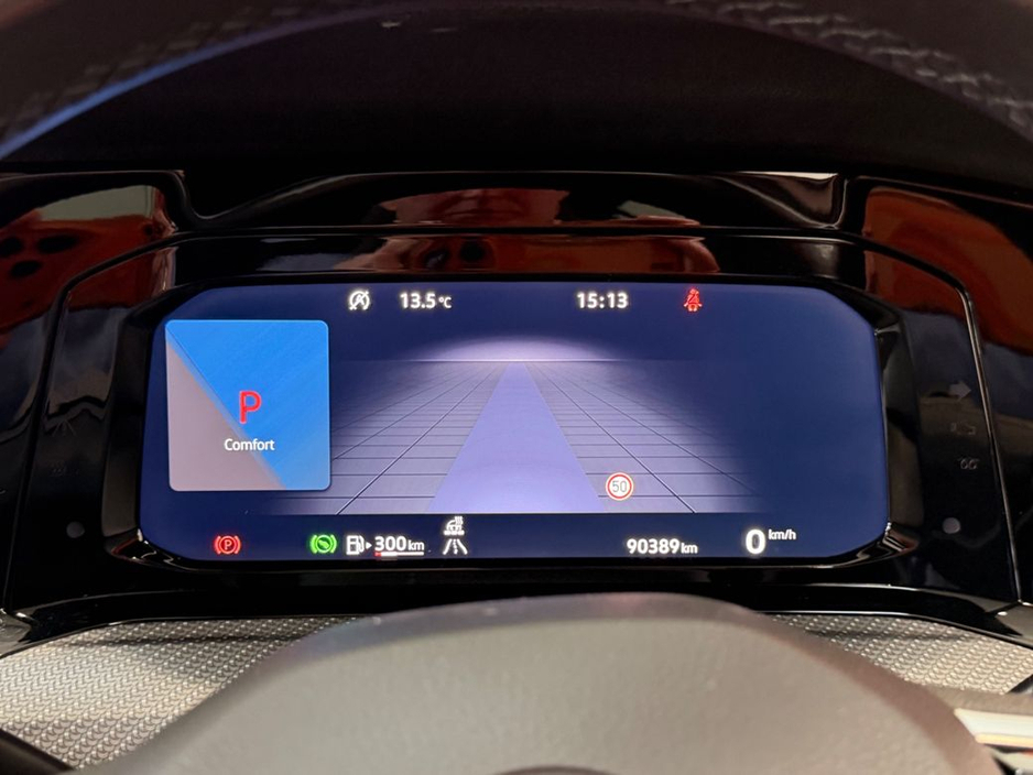 2021 Volkswagen Golf - image 23