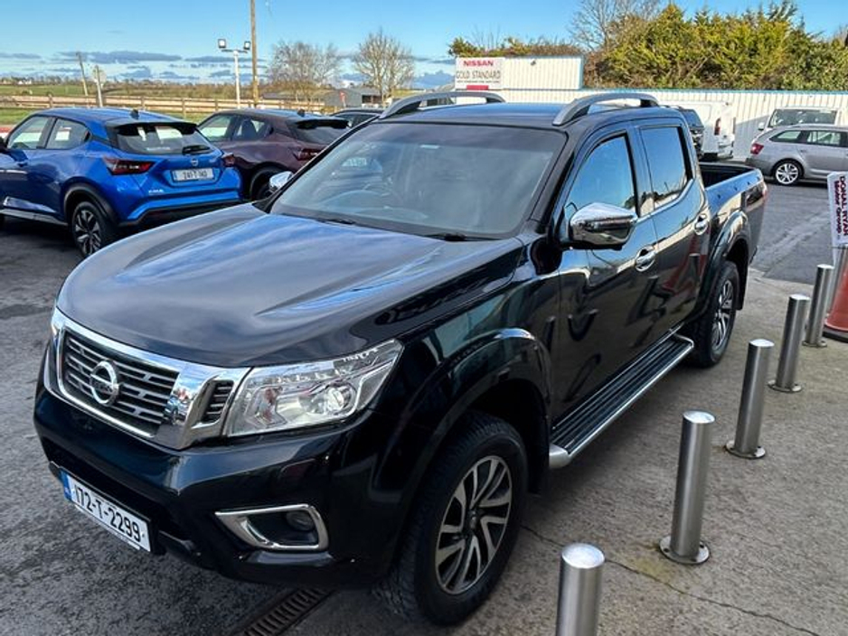2017 Nissan Navara - image 3