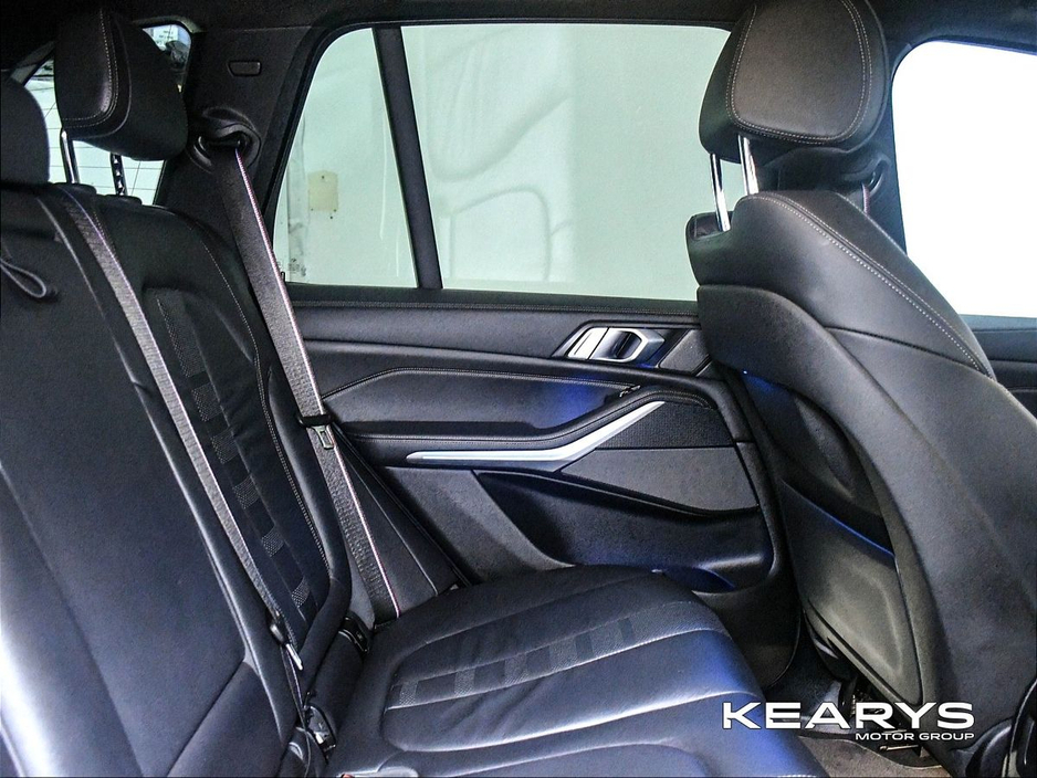 2020 BMW X5 - image 9