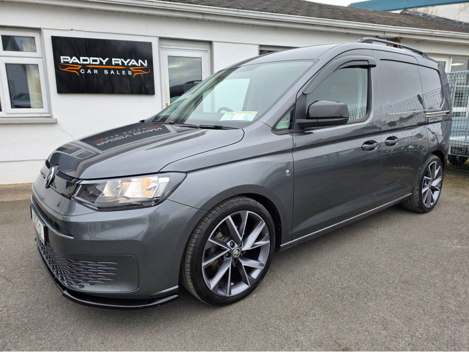 2021 Volkswagen Caddy - image 5