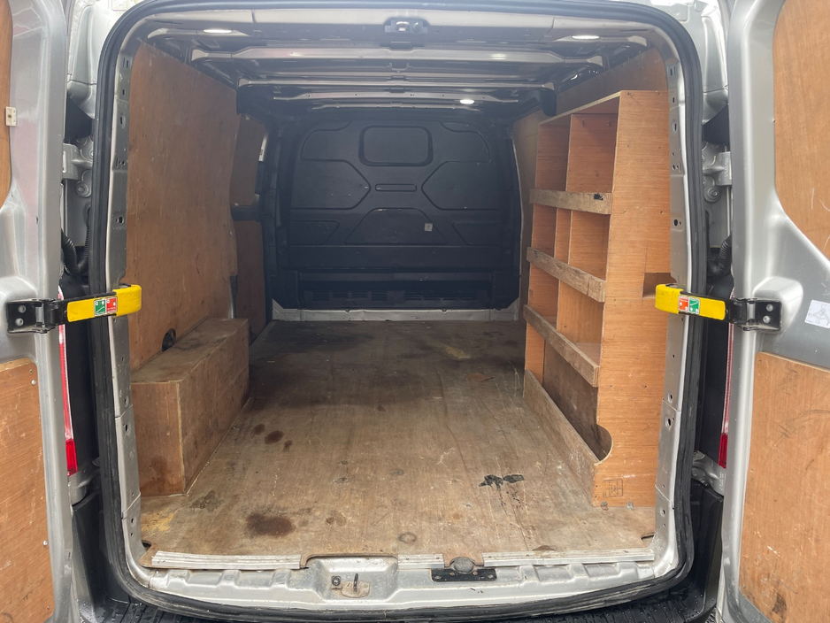 2021 Ford Transit Custom - image 9