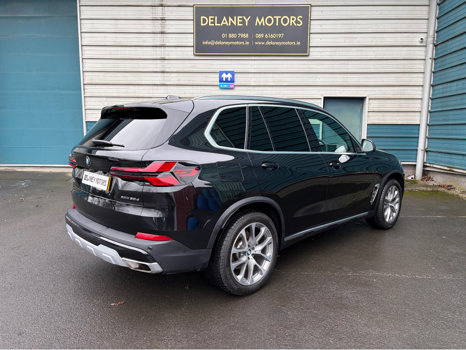 2025 BMW X5 - image 5