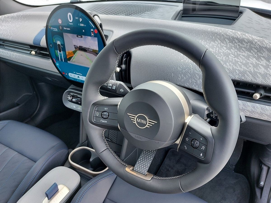 2025 MINI Hatch COOPER Cooper C 5DR €39,995