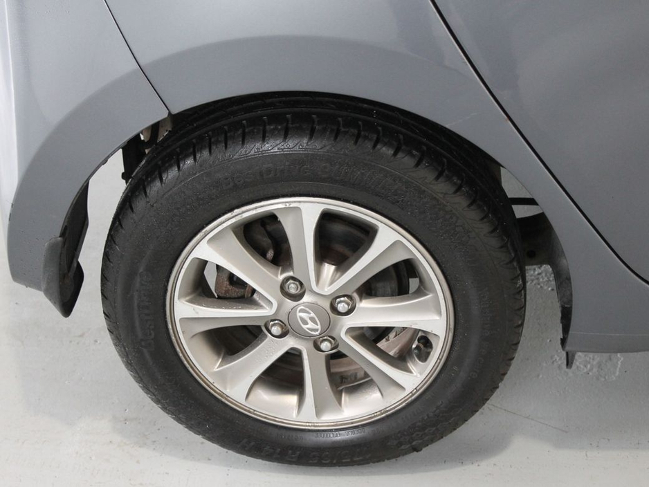 2015 Hyundai i10 - image 27