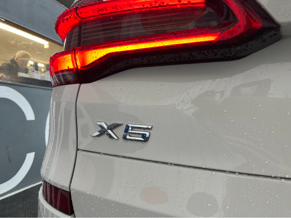 2021 BMW X5 - image 9