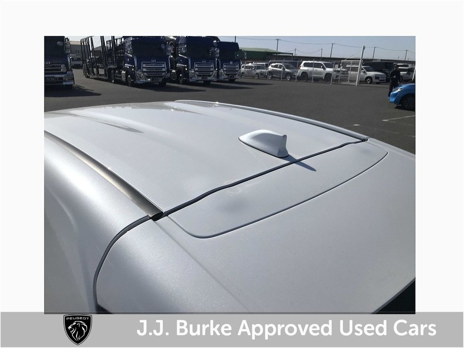 2024 Toyota Yaris - image 28