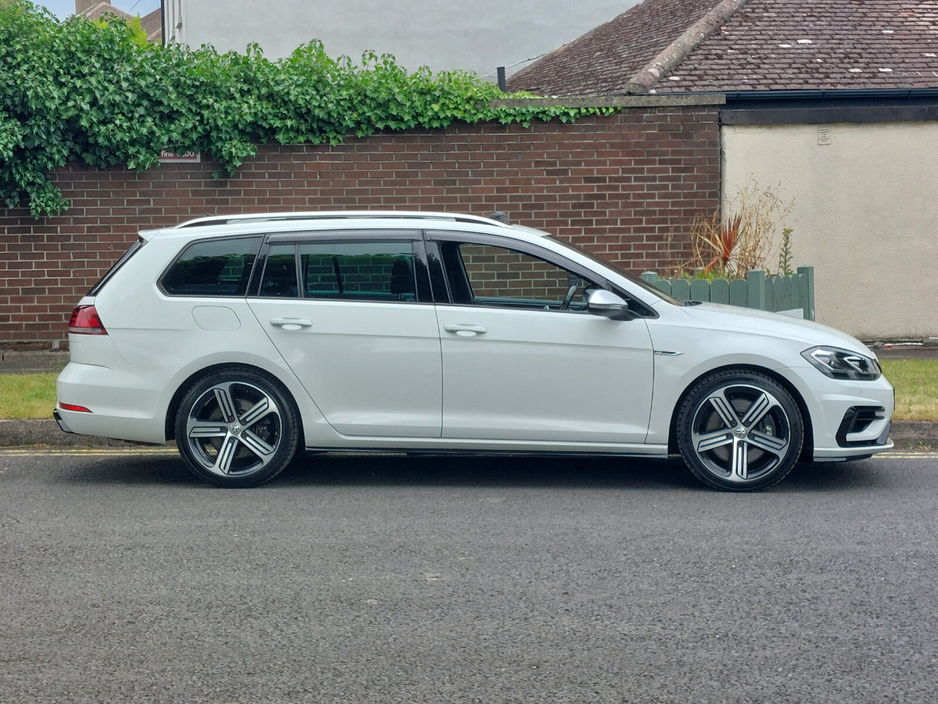 2017 Volkswagen Golf  €30,995