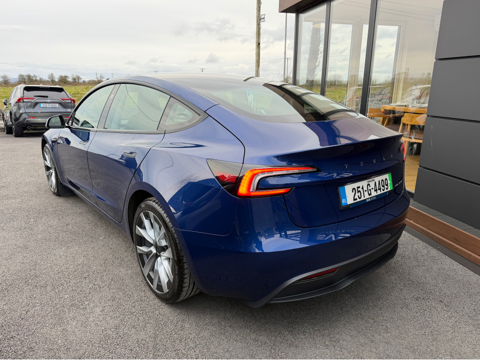 2025 Tesla Model 3 - image 10