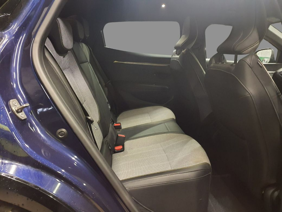 2024 Renault Megane E-Tech - image 8