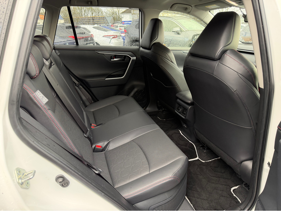 2023 Toyota Rav4 - image 10