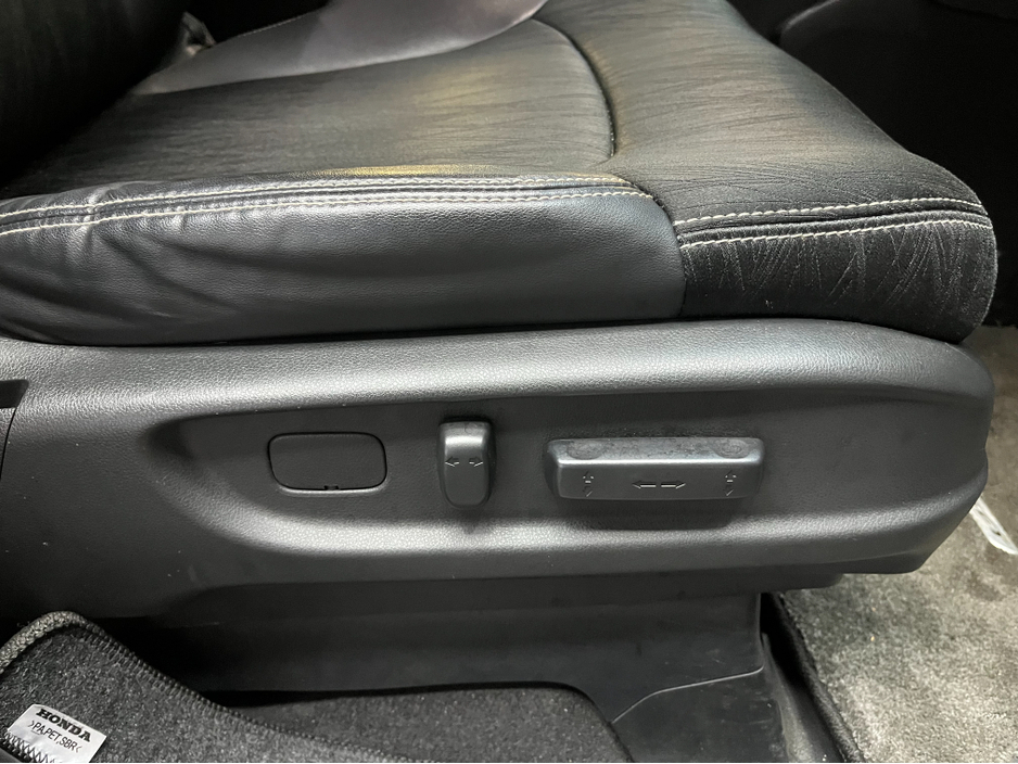 2017 Honda Odyssey 2017 HONDA ODYSSEY 7 SEATS 2.0 AUTOMATIC / CRUISE CONTROL / 360° PARKING CAMERA / ELECTRIC SEATS / AUTOMATIC DOORS