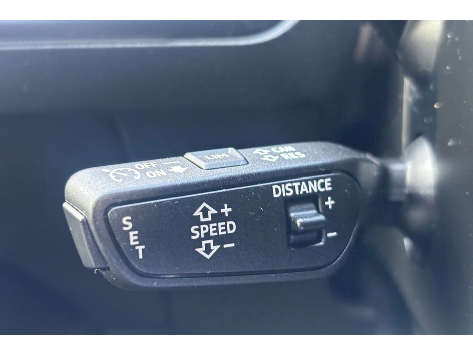 2023 Audi Q4 e-tron E-TRON S LINE 40 €32,137