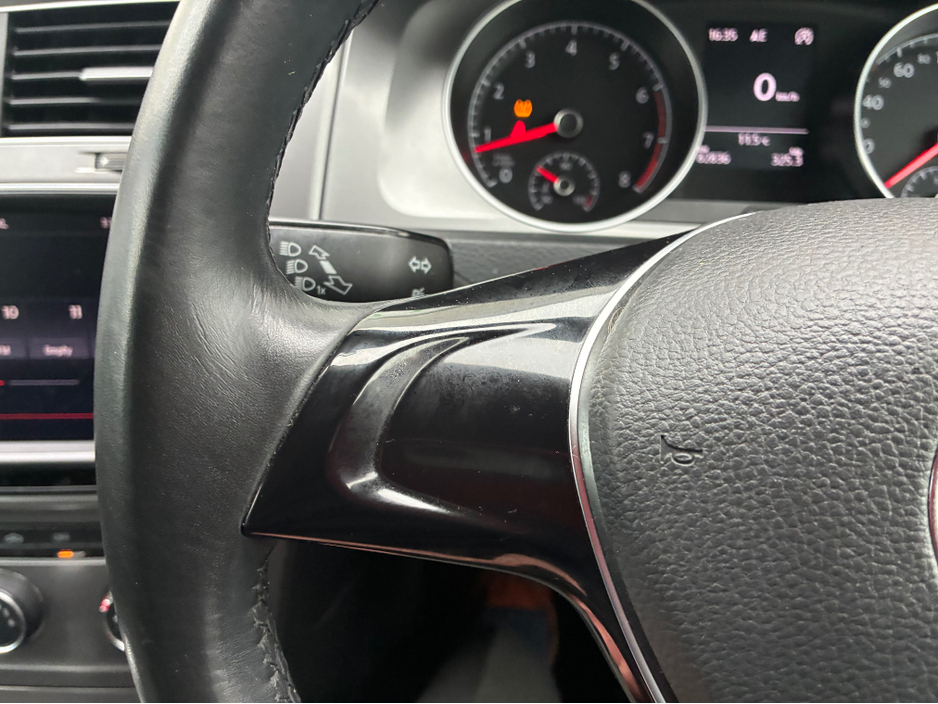 2016 Volkswagen Golf - image 13