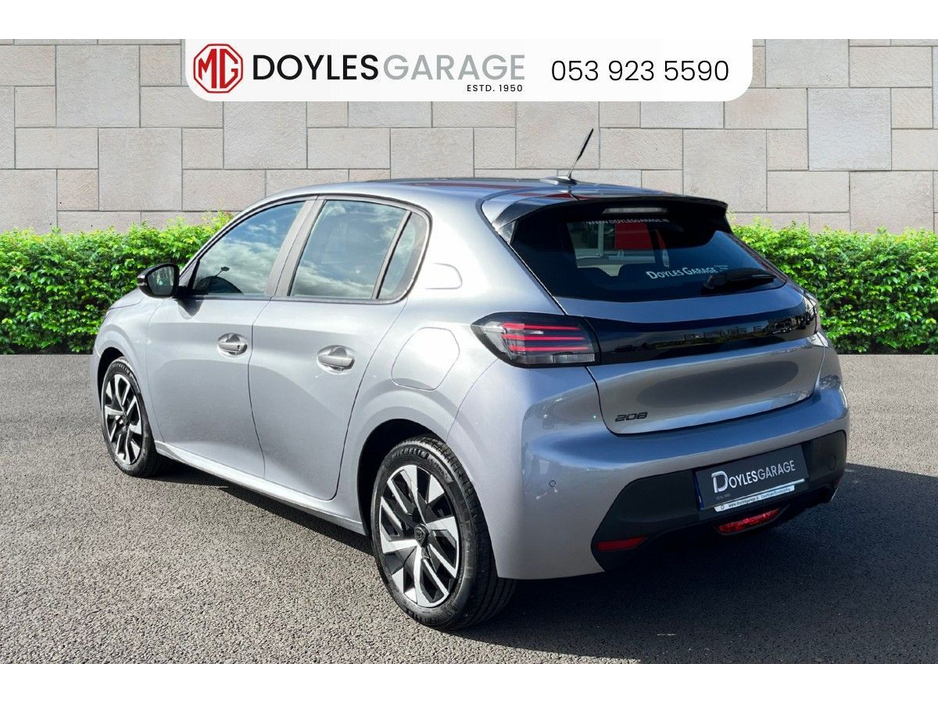 2024 Peugeot 208 - image 5