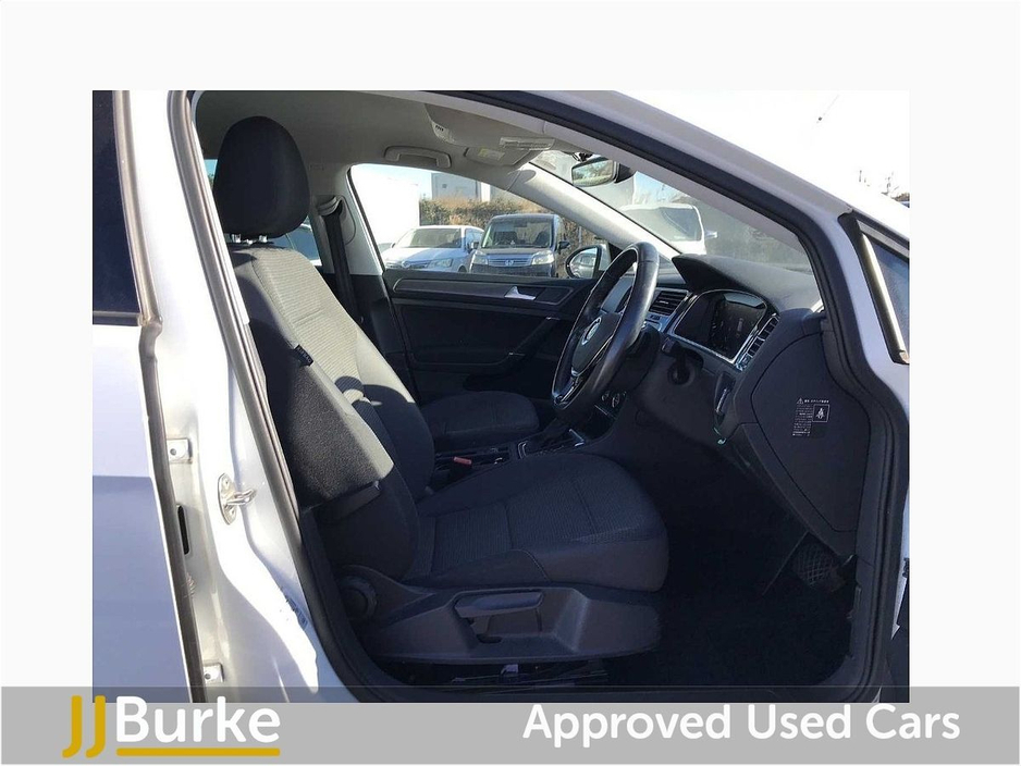 2020 Volkswagen Golf - image 8