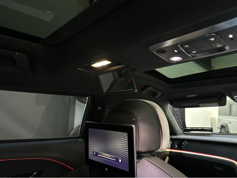 2025 Bentley Flying Spur - image 24