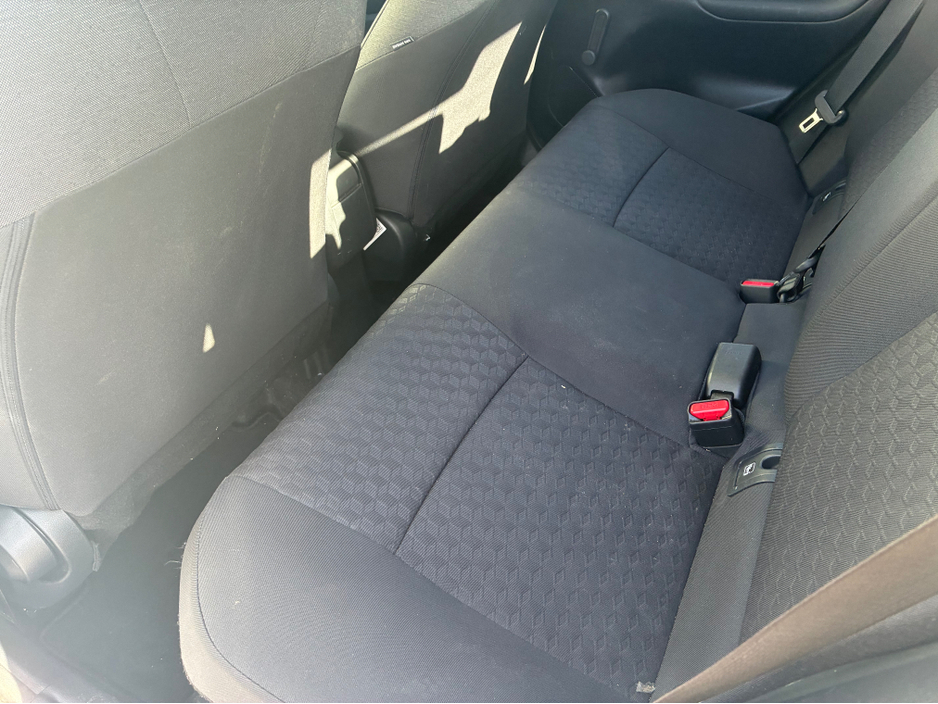 2023 Toyota Yaris - image 17