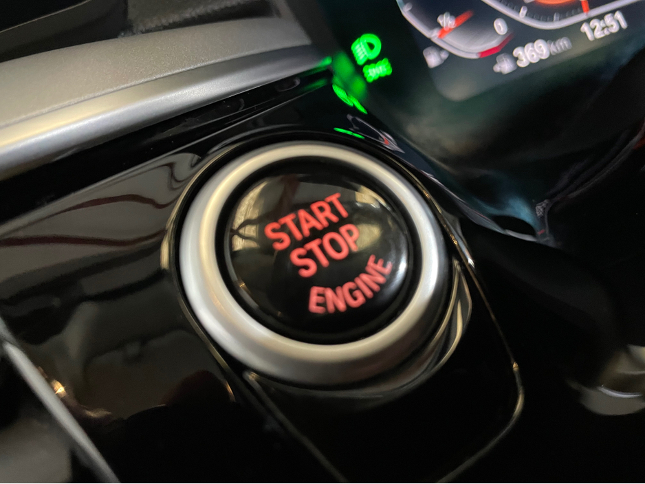 2021 BMW 5 Series - image 25