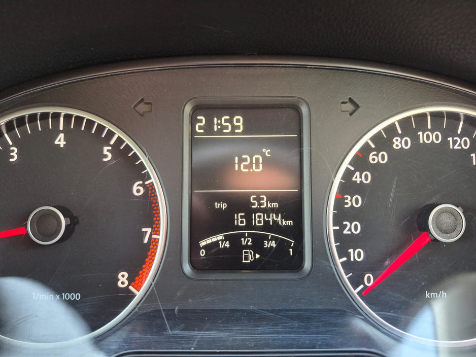 2010 Volkswagen Polo - image 19